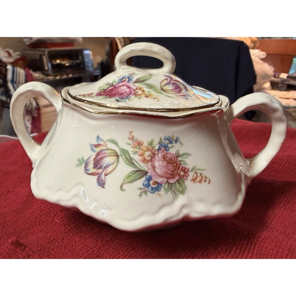 1940's Homer Laughlin Wayside Sugar Bowl With Lid.